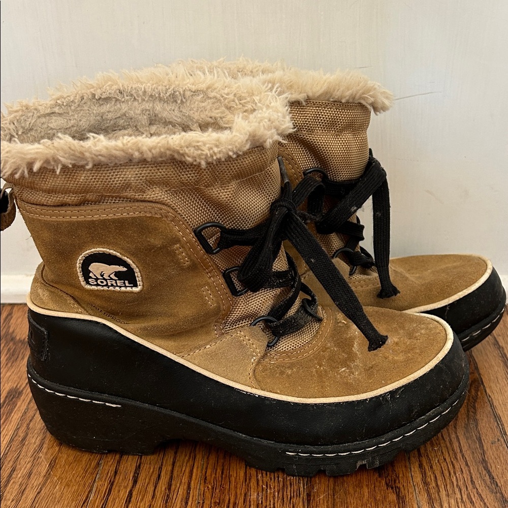 Sorel Women's Brown and Black Winter Boots